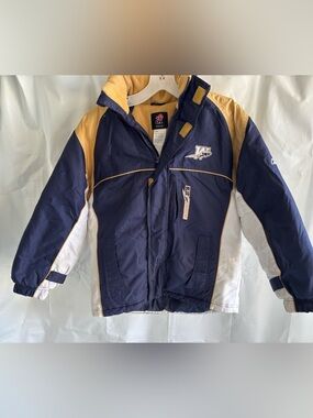 Youth medium Winnipeg Blue Bombers football club winter jacket